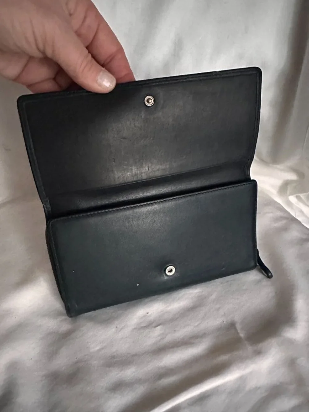 Coach Legacy Black Vintage Trifold leather Wallet With Checkbook Pocket Zip Arou